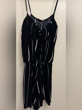 Striped Romper w Tie Bow Detail